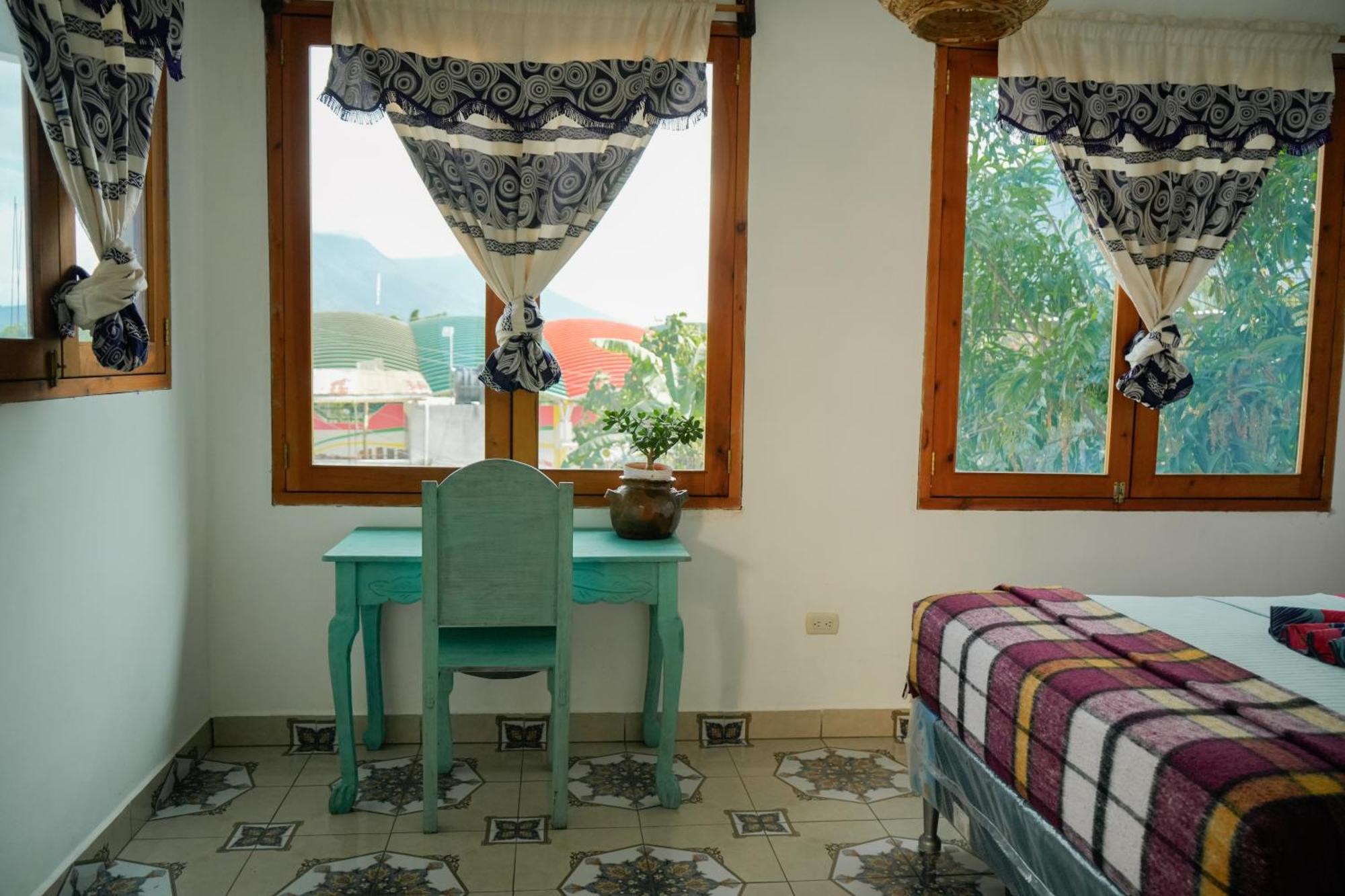 A Pousada Casa Madera San Marcos La Laguna Exterior foto