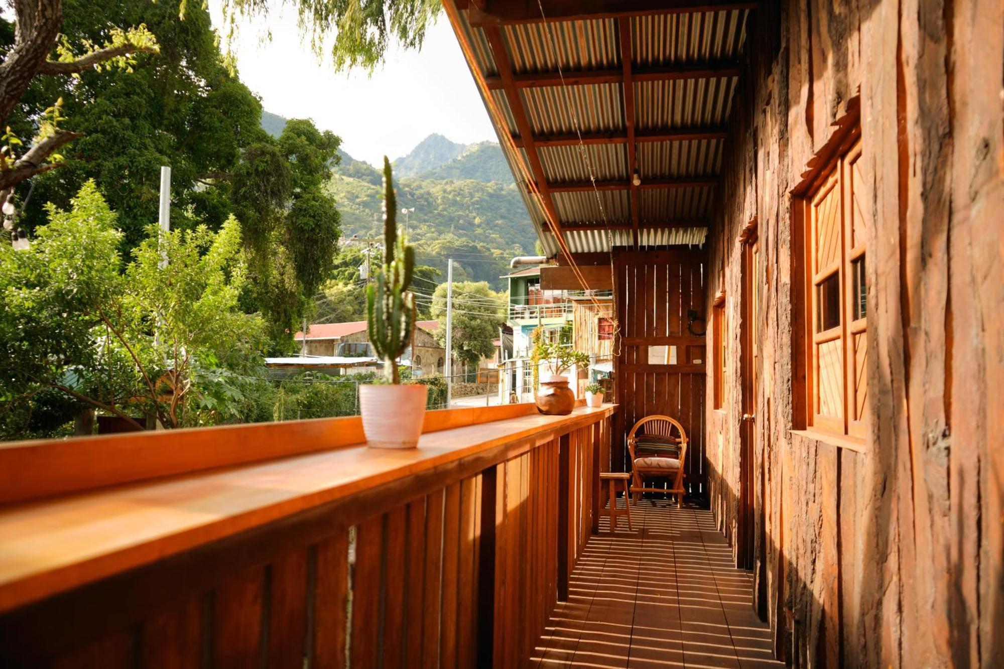 A Pousada Casa Madera San Marcos La Laguna Exterior foto